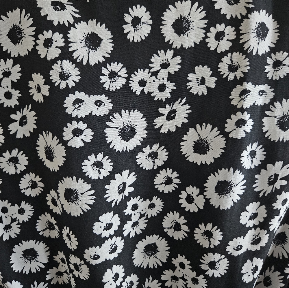 City Chic Daisy Floral Dress - Picture 8 of 9
